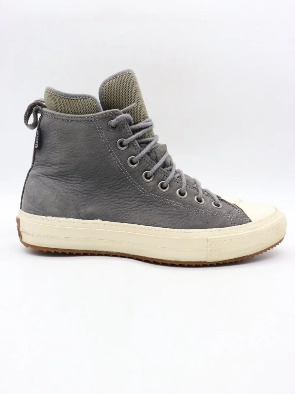 Converse Chuck Taylor Men's 7.5 Women's 9.5 All Star Waterproof Leather Sneakers